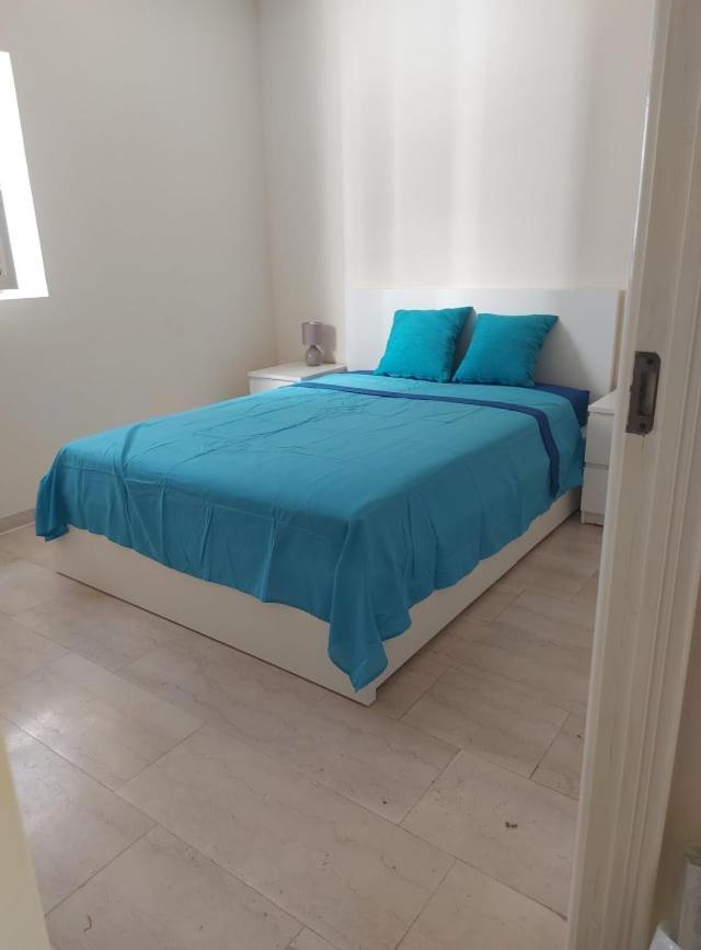 Central One Bed Apartment, Sleeps 4 With Roof Top Pool. Gibraltar Exterior foto